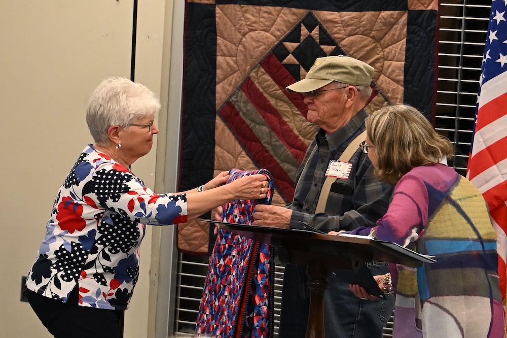 Muncy Historical Society - Veterans receive Quilts of Valor