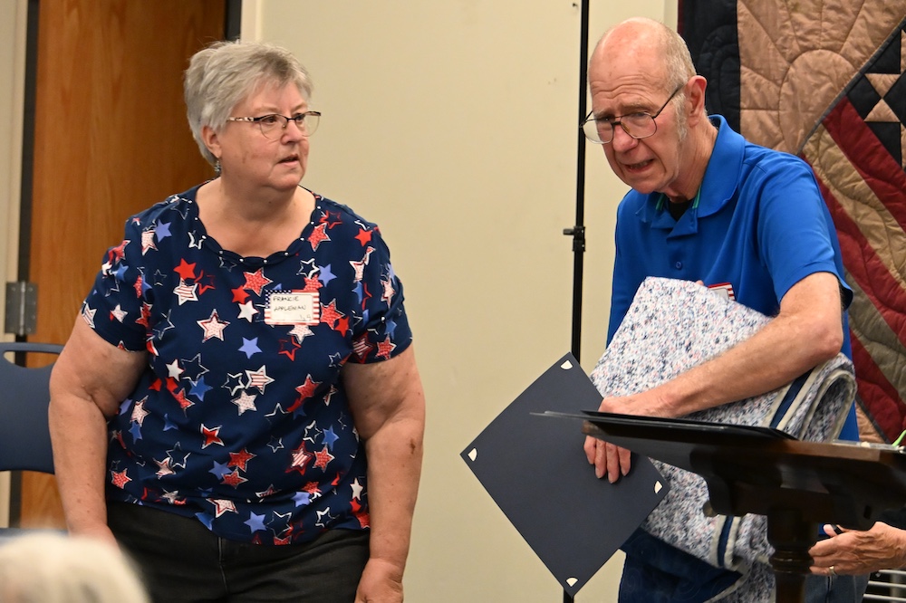 Muncy Historical Society - Veterans receive Quilts of Valor